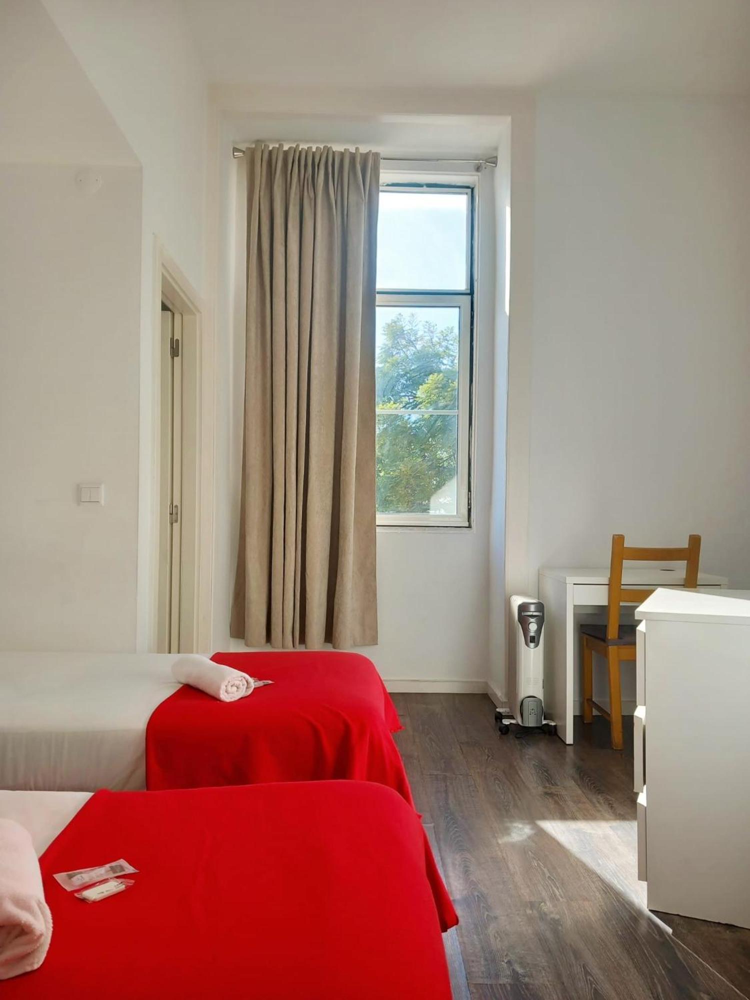Cais Do Sodre (adults Only) * Lisboa